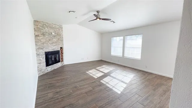 Photo 5 — 808 SE 13th Street, Moore, OK 73160