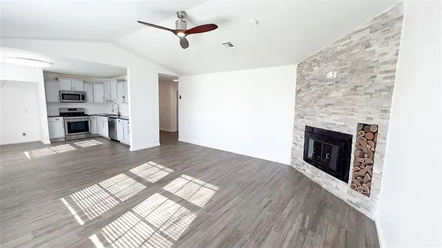 Photo 6 — 808 SE 13th Street, Moore, OK 73160