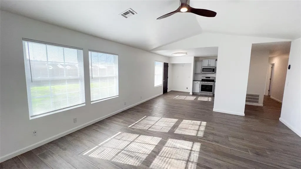 Photo 7 — 808 SE 13th Street, Moore, OK 73160