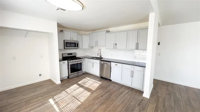 Photo 8 — 808 SE 13th Street, Moore, OK 73160