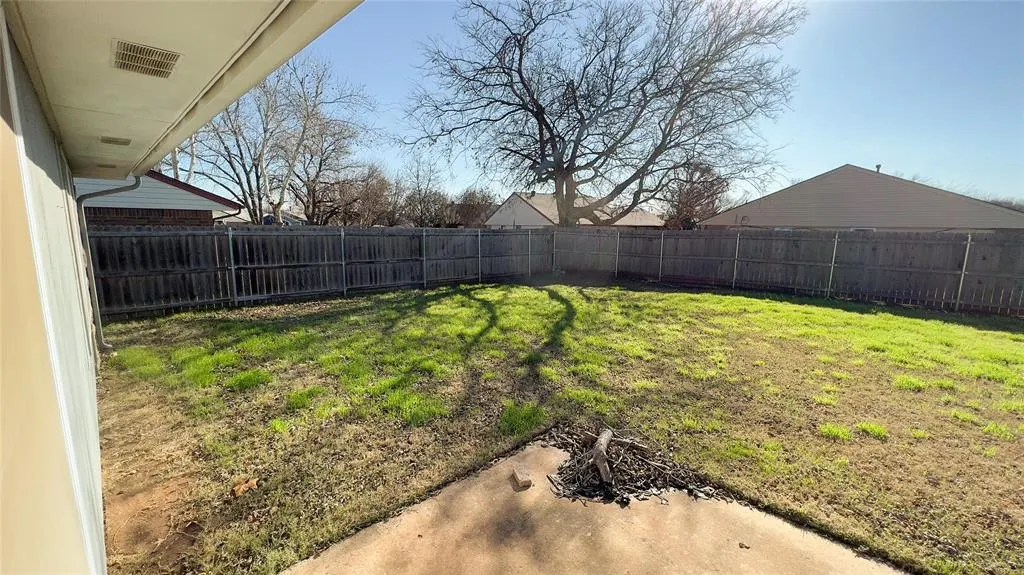Photo 27 — 808 SE 13th Street, Moore, OK 73160
