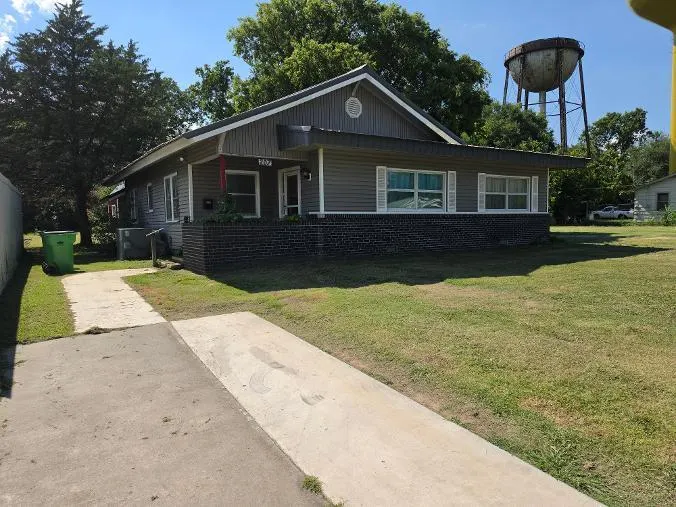 Photo 3 — 207 S 8th Street, Okemah, OK 74859