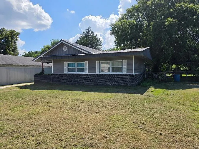 Photo 2 — 207 S 8th Street, Okemah, OK 74859