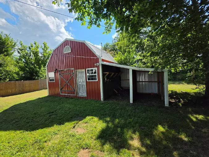Photo 21 — 207 S 8th Street, Okemah, OK 74859