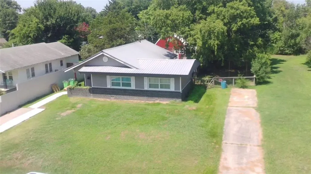 Front exterior — 207 S 8th Street, Okemah, OK 74859