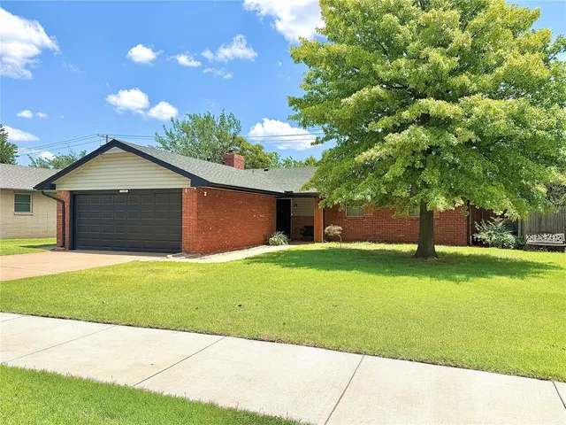 Photo 2 — 11200 Greystone Avenue, Oklahoma City, OK 73120