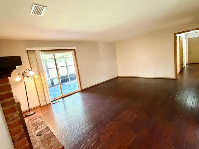Photo 6 — 11200 Greystone Avenue, Oklahoma City, OK 73120