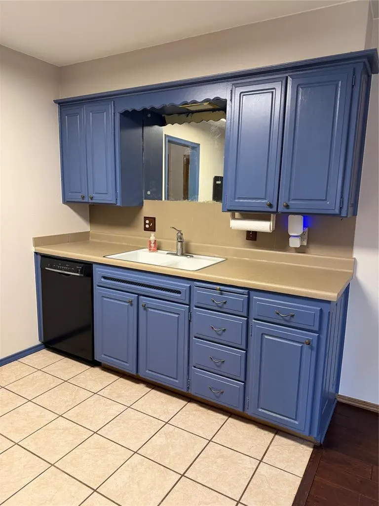 Photo 9 — 11200 Greystone Avenue, Oklahoma City, OK 73120