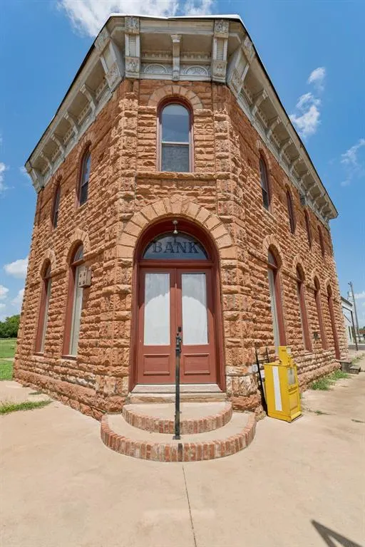 Photo 4 — 106 N Main Street, Mulhall, OK 73063