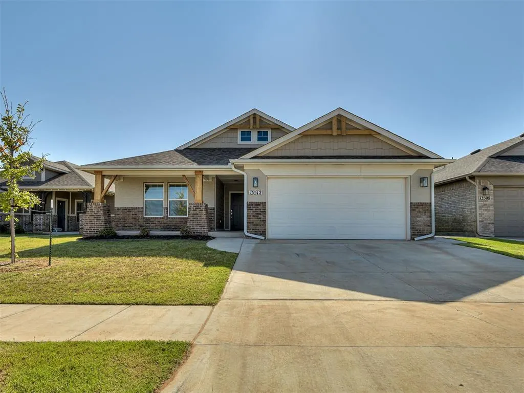 Front exterior — 13512 Arrowhead Boulevard, Yukon, OK 73099