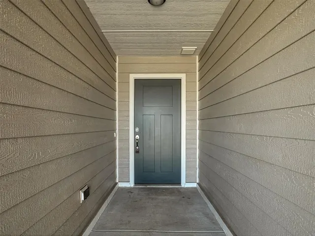 Photo 2 — 13512 Arrowhead Boulevard, Yukon, OK 73099