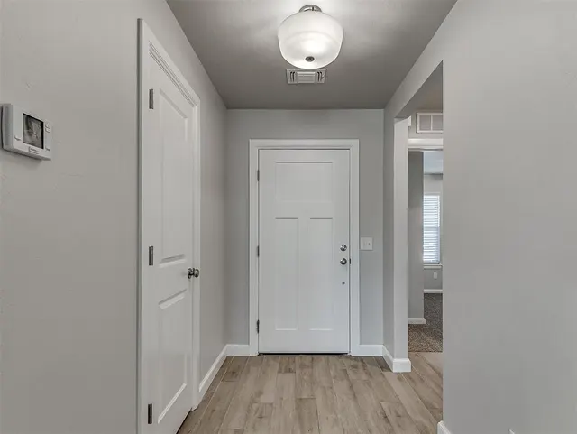 Photo 3 — 13512 Arrowhead Boulevard, Yukon, OK 73099