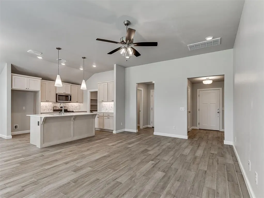 Photo 18 — 13512 Arrowhead Boulevard, Yukon, OK 73099