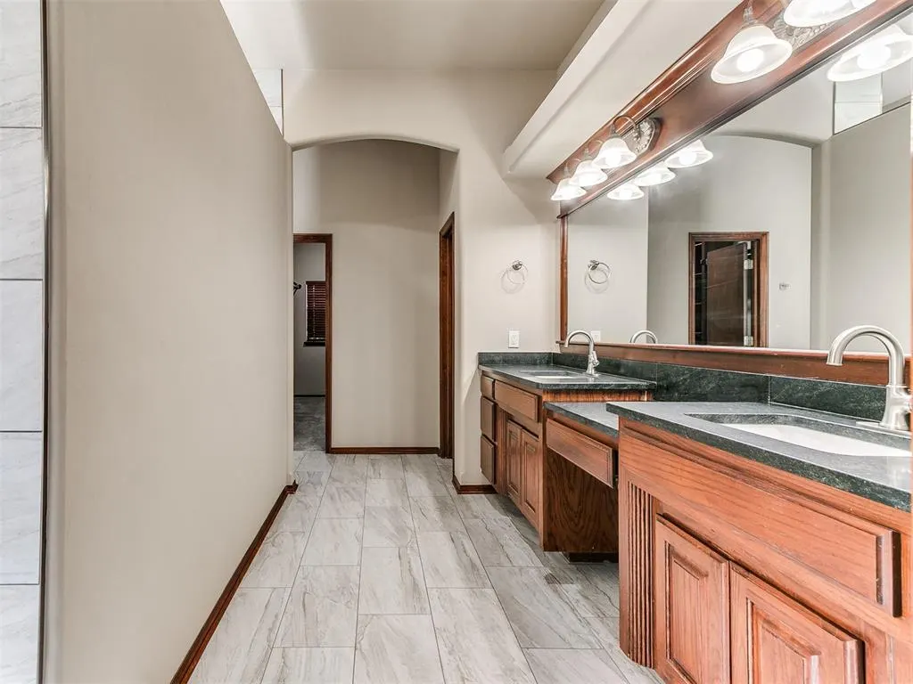 Photo 7 — 9124 SW 26th Street, Oklahoma City, OK 73128