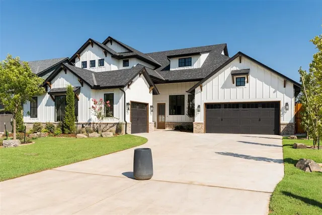 Photo 2 — 3309 Capitol Hill Lane, Edmond, OK 73034