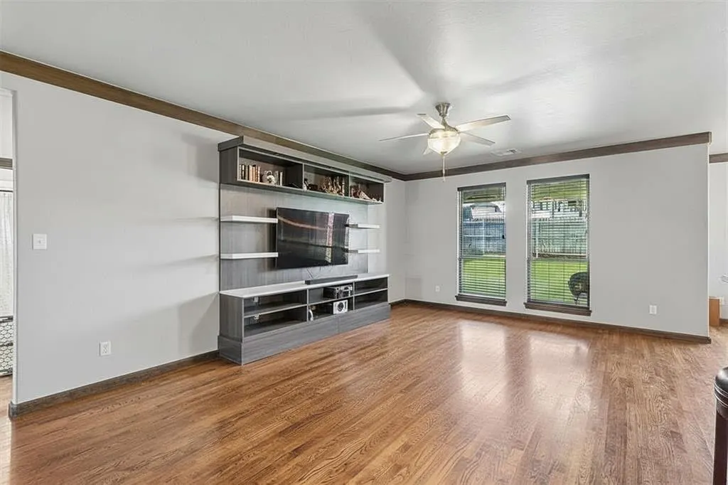 Photo 11 — 6116 Beverly Hills Drive, Edmond, OK 73034