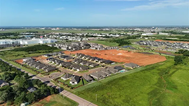 Photo 5 — 1202 Flint Hills Street, Norman, OK 73069
