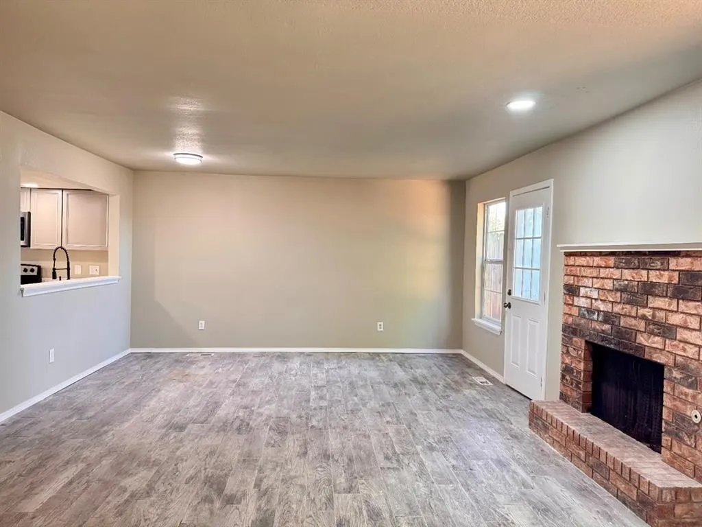 Photo 2 — 417 NE 115th Street, Oklahoma City, OK 73114