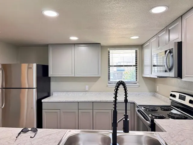Photo 4 — 417 NE 115th Street, Oklahoma City, OK 73114