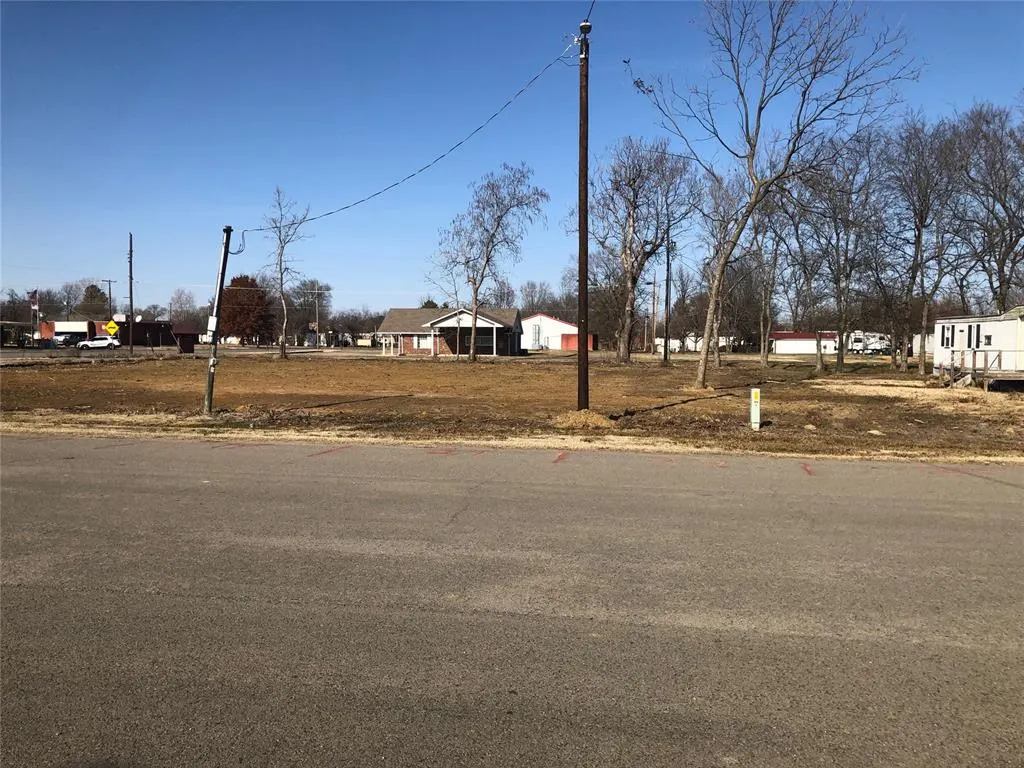 Photo 4 — 105 E Muskogee Avenue, Porum, OK 74455