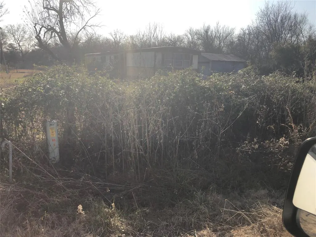 Photo 2 — 408 W Chickasaw Avenue, Porum, OK 74455