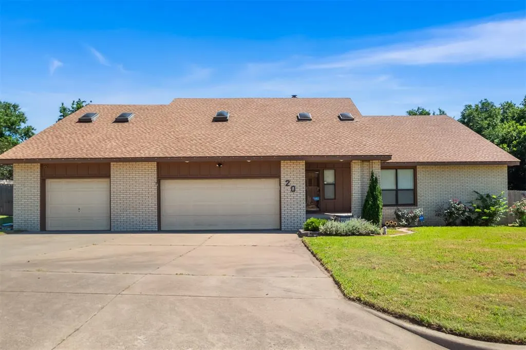 Photo 2 — 20 Raintree Street, Ponca City, OK 74604