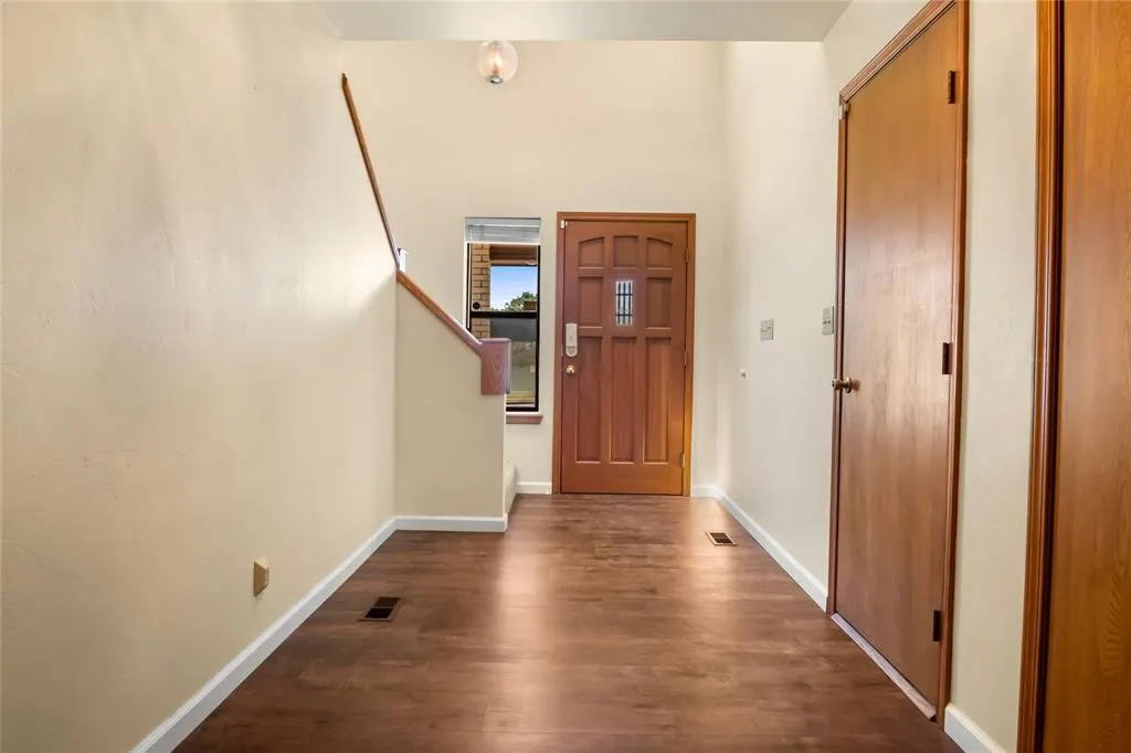 Photo 3 — 20 Raintree Street, Ponca City, OK 74604