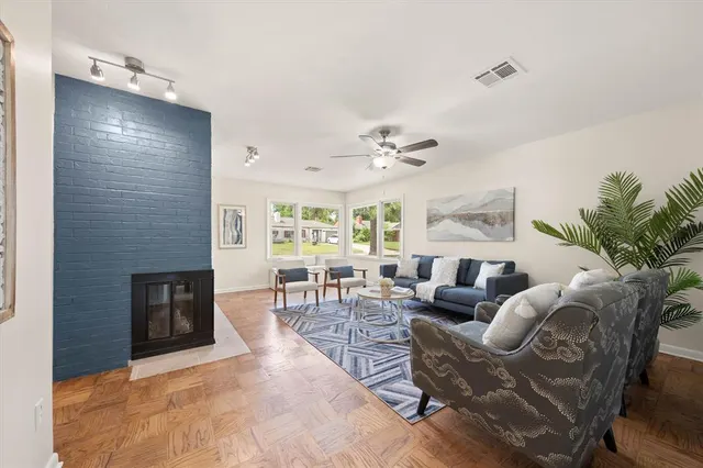 Photo 4 — 3725 NW 60th Street, Oklahoma City, OK 73112