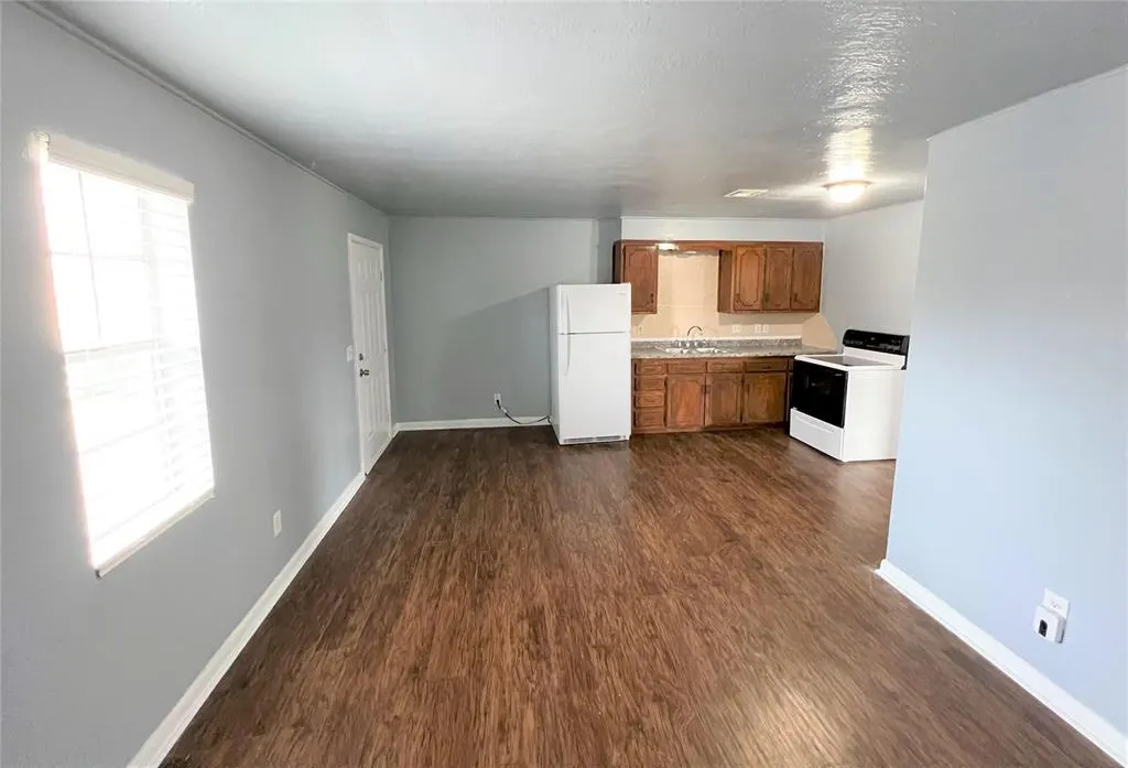 Photo 2 — 119 S K Avenue, El Reno, OK 73036