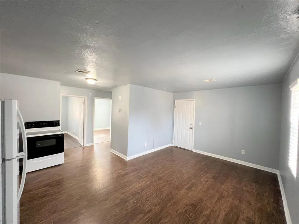 Photo 4 — 119 S K Avenue, El Reno, OK 73036