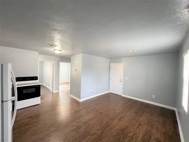Photo 4 — 119 S K Avenue, El Reno, OK 73036