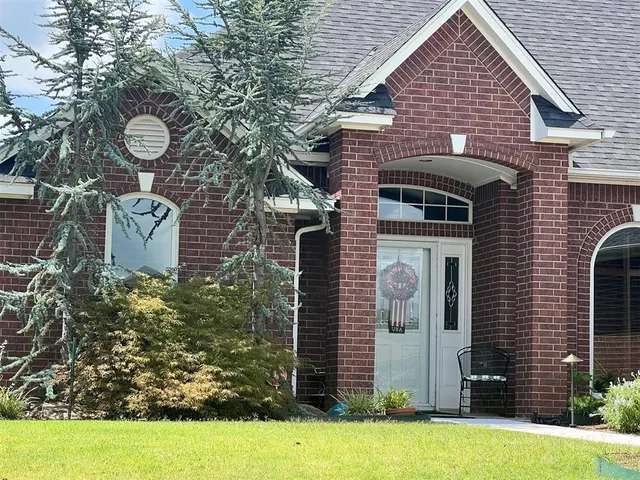 Photo 3 — 1309 Cambridge Drive, Shawnee, OK 74804