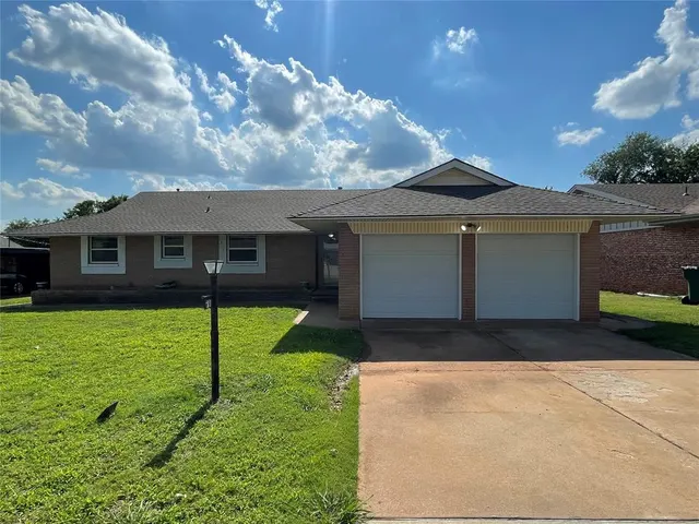 Photo 2 — 5913 Crestview Drive, Oklahoma City, OK 73105