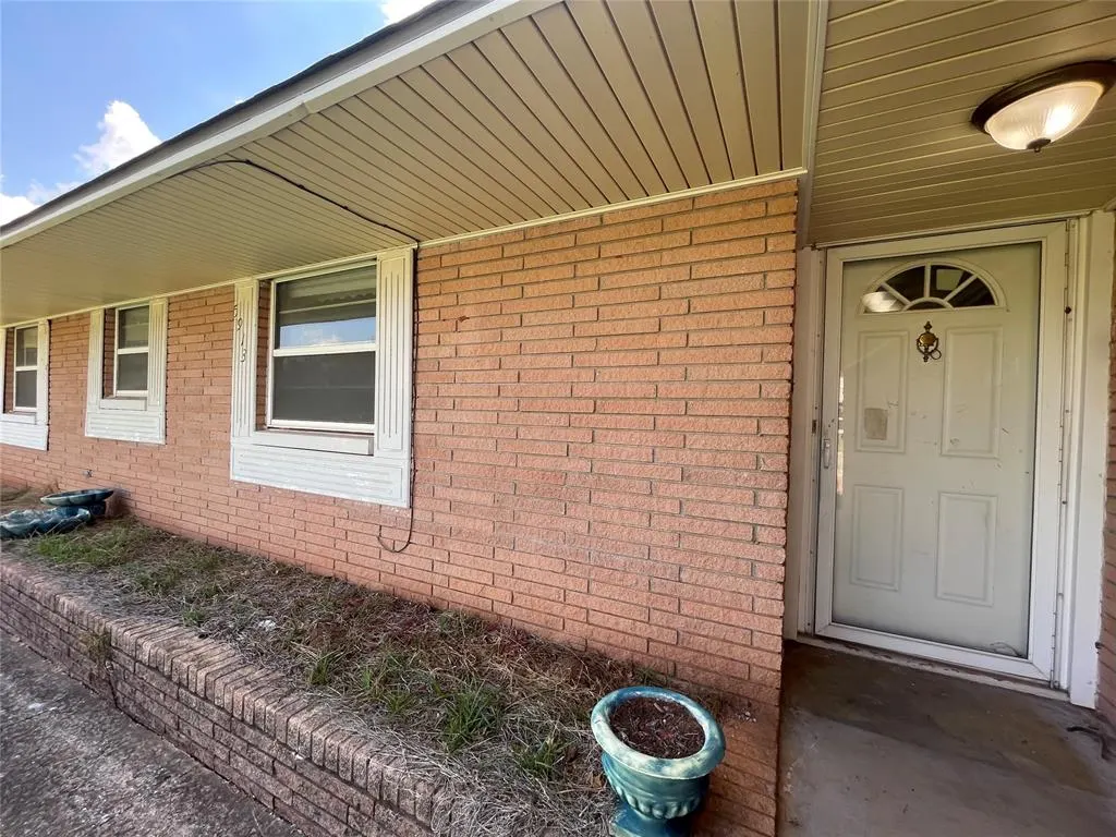 Photo 4 — 5913 Crestview Drive, Oklahoma City, OK 73105