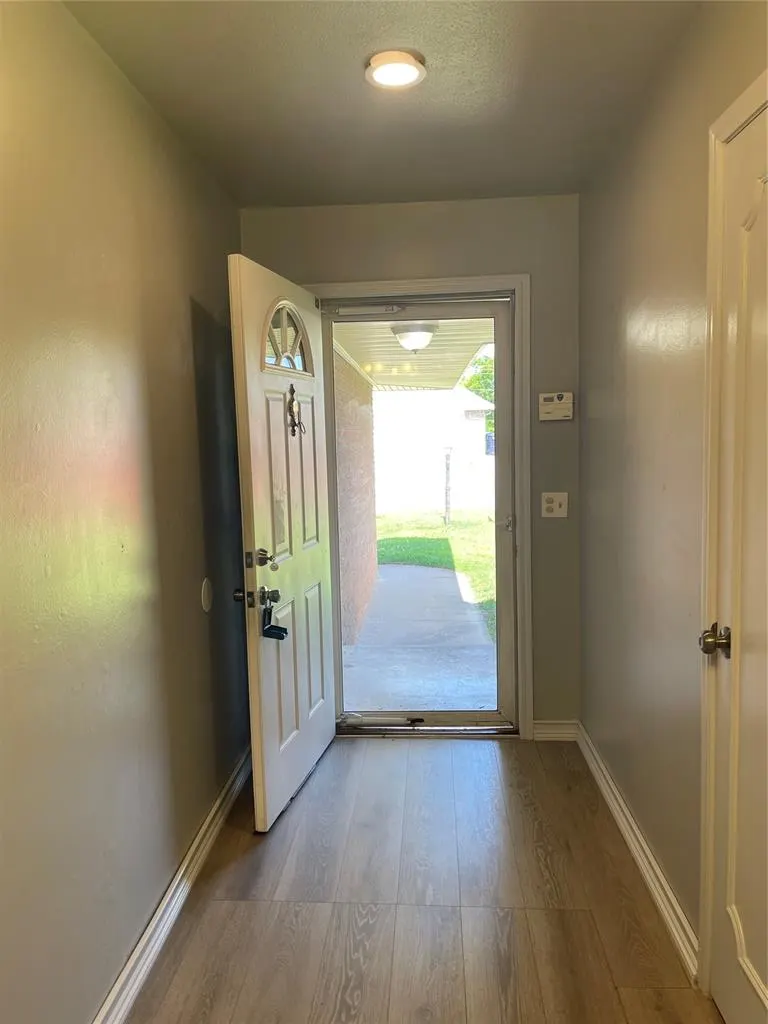 Photo 5 — 5913 Crestview Drive, Oklahoma City, OK 73105