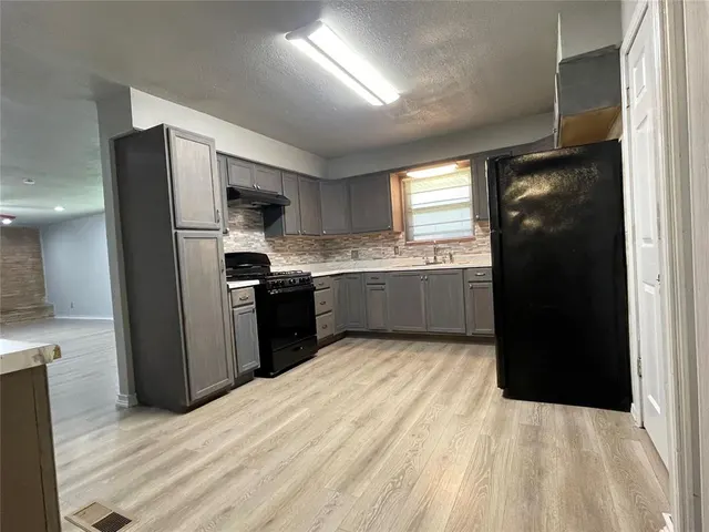 Photo 7 — 5913 Crestview Drive, Oklahoma City, OK 73105