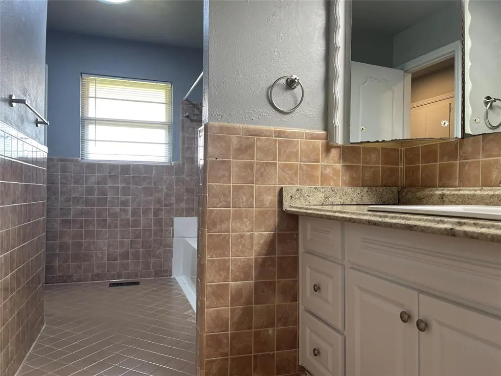 Photo 39 — 5913 Crestview Drive, Oklahoma City, OK 73105