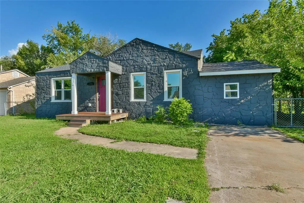 Photo 2 — 108 E Dale Street, Norman, OK 73069