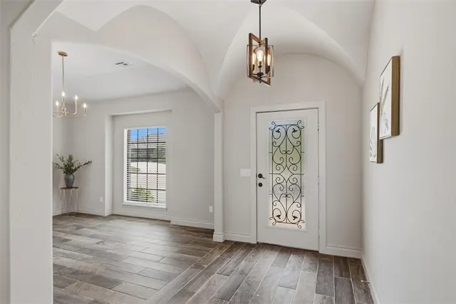 Photo 2 — 3805 Spyglass Road, Oklahoma City, OK 73120