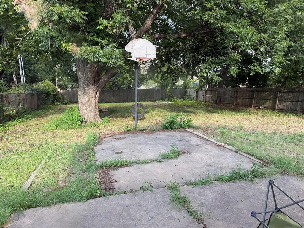 Photo 9 — 2011 S 14th Street, Chickasha, OK 73018