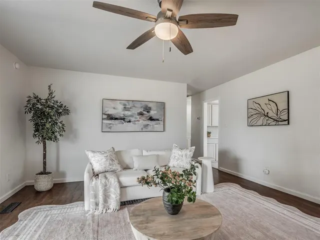 Photo 7 — 524 S Lewis Lane, Mustang, OK 73064
