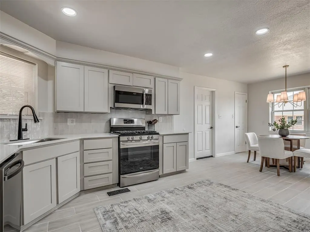 Photo 10 — 524 S Lewis Lane, Mustang, OK 73064
