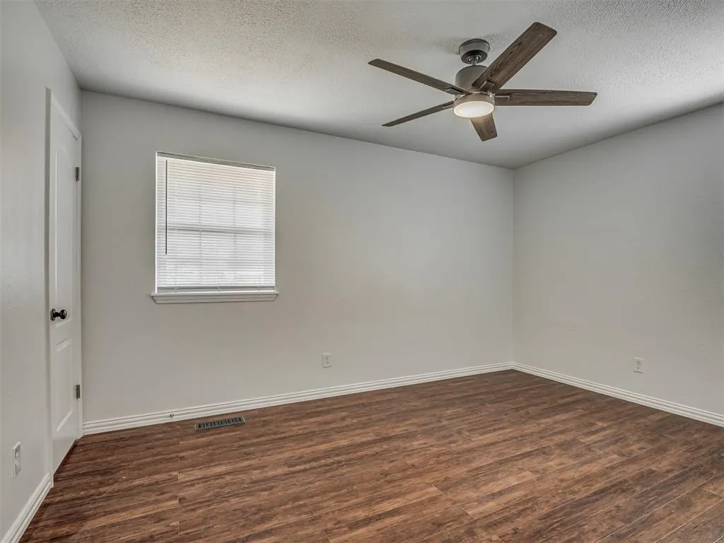 Photo 20 — 524 S Lewis Lane, Mustang, OK 73064