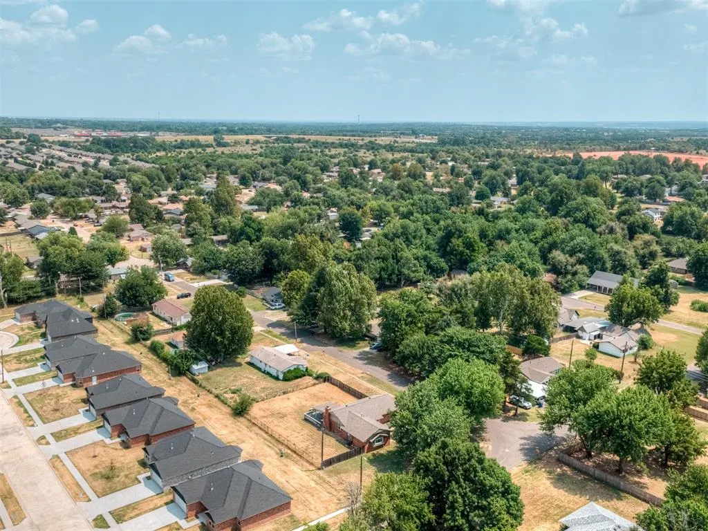 Photo 36 — 524 S Lewis Lane, Mustang, OK 73064