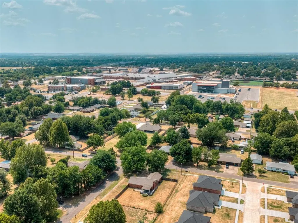Photo 41 — 524 S Lewis Lane, Mustang, OK 73064