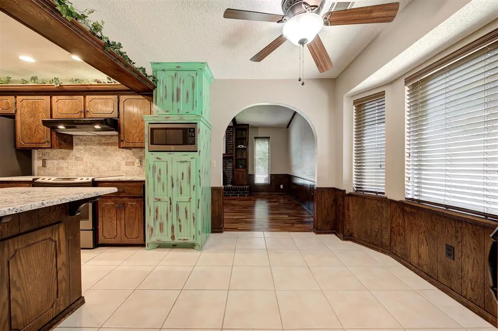 Photo 15 — 733 N Robinson Avenue, Moore, OK 73170