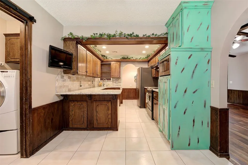 Photo 16 — 733 N Robinson Avenue, Moore, OK 73170