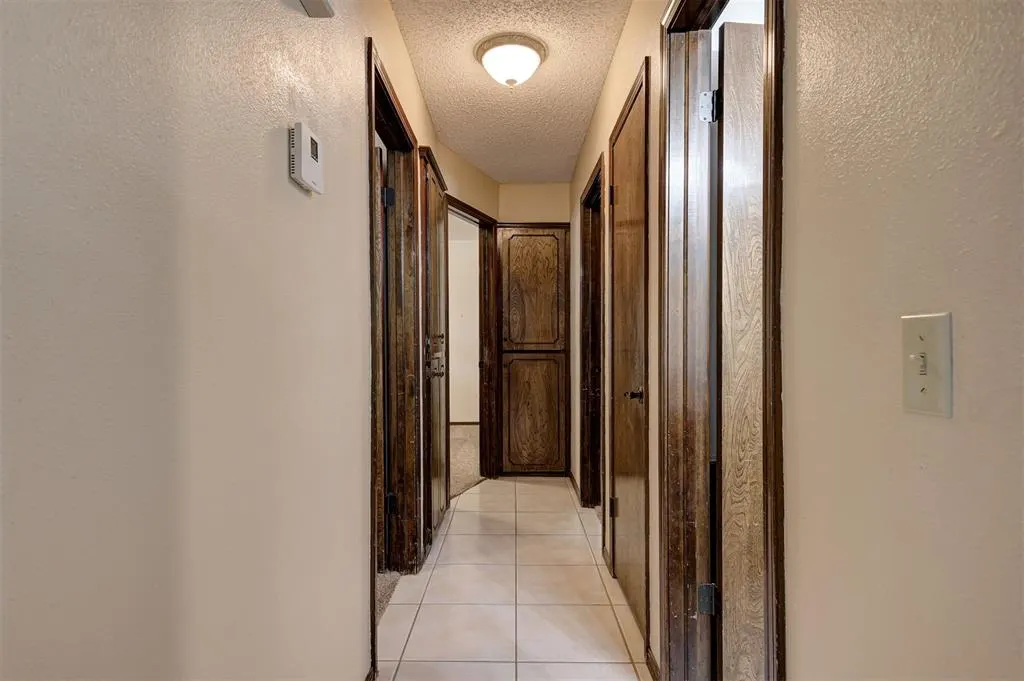 Photo 21 — 733 N Robinson Avenue, Moore, OK 73170