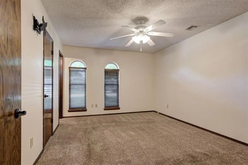 Photo 22 — 733 N Robinson Avenue, Moore, OK 73170