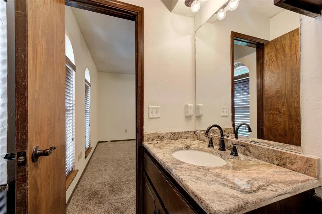 Photo 26 — 733 N Robinson Avenue, Moore, OK 73170